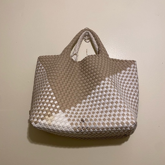 NAGHEDI Elegant Woven Tote Bag - Cream and Tan - Picture 2 of 13